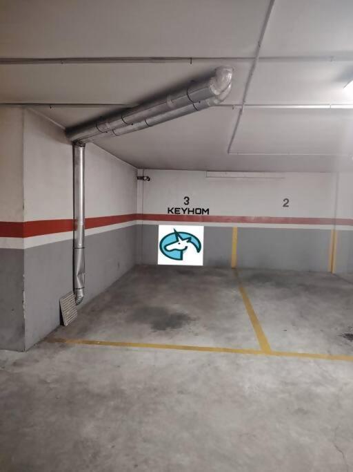 El Castuo Centro Historico Con Parking Διαμέρισμα Caces Εξωτερικό φωτογραφία