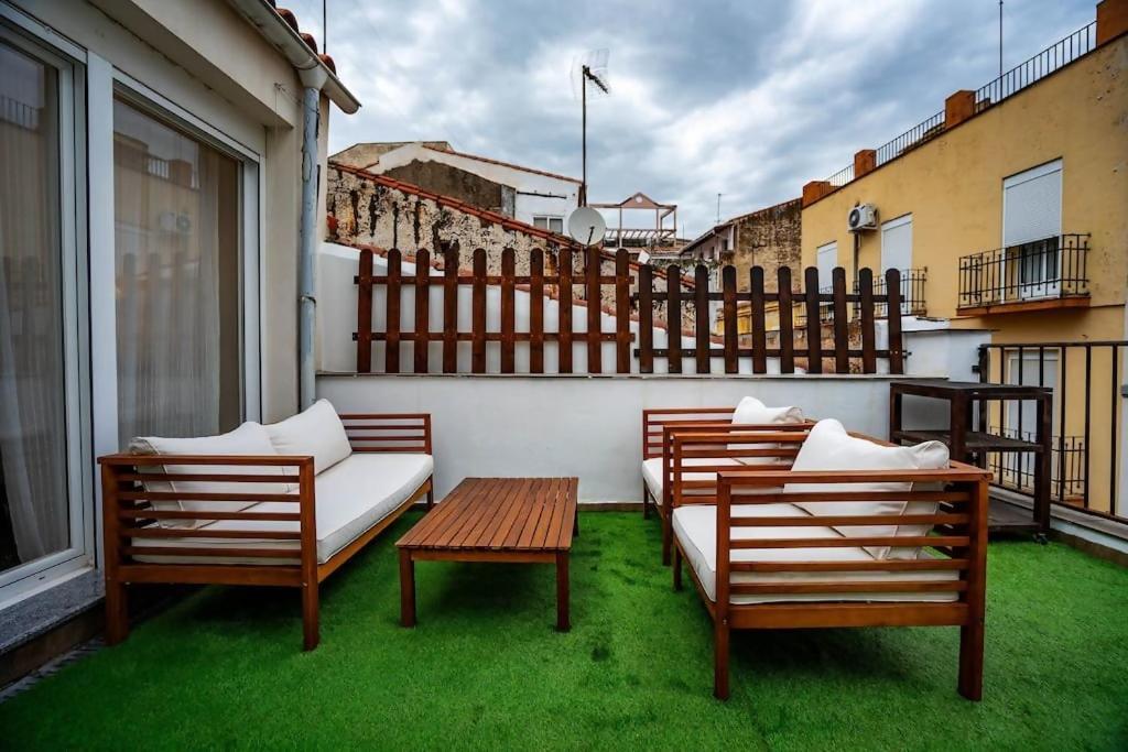 El Castuo Centro Historico Con Parking Διαμέρισμα Caces Εξωτερικό φωτογραφία